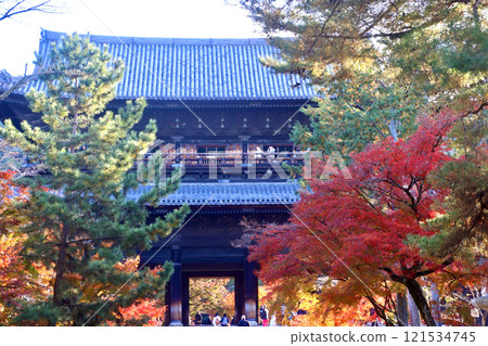 Nanzenji Temple, Sanmon Gate, and Autumn Leaves (Sakyo Ward, Kyoto) Nanzenji Temple, Sanmon Gate, and Autumn Leaves (Sakyo Ward, Kyoto) 121534745