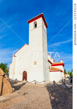 The San Nicolas Church in Granada 121535218