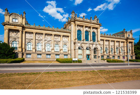 Landesmuseum Lower Saxony State Museum Landesmuseum Lower Saxony State Museum 121538399