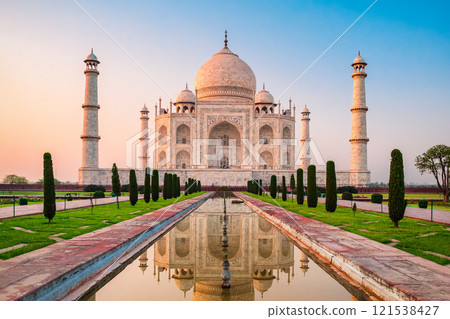 Taj Mahal marble mausoleum, Agra 121538427