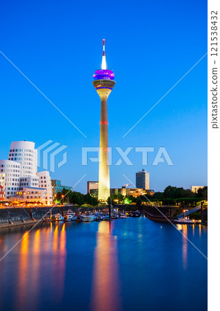Medienhafen Media Harbour district, Dusseldorf Medienhafen Media Harbour district, Dusseldorf 121538432