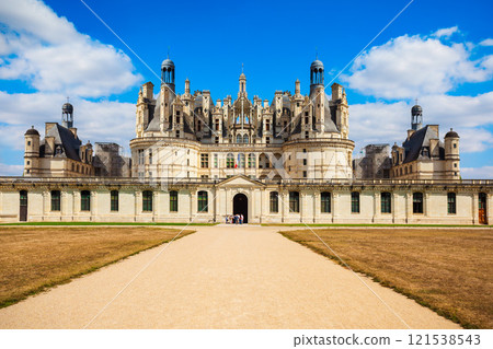 Chateau de Chambord castle, France 121538543