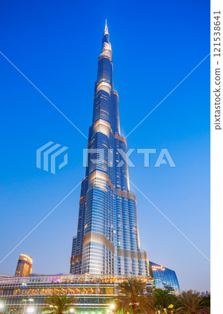 Burj Khalifa tower in Dubai 121538641