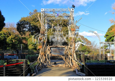 神奈川縣藤澤市江之島海蠟燭（觀景燈塔）和塞繆爾科金花園步行道 121539310