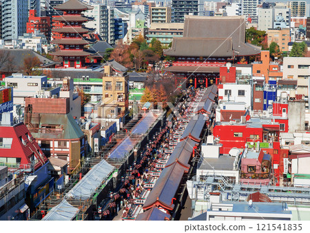 Senso-ji Temple Hokuramon and Nakamise Senso-ji Temple Hokuramon and Nakamise 121541835