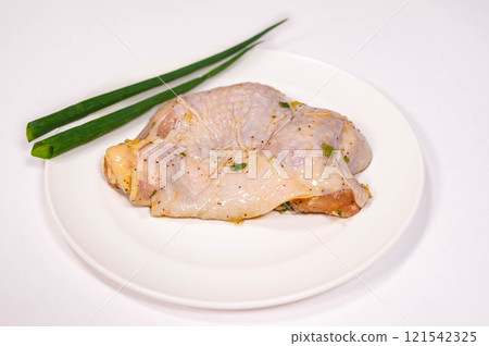 Chicken thighs with green onion and salt sauce 121542325