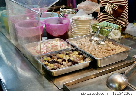 Taiwan night market/food stall image "Douhua/Taro balls" Taiwan night market/food stall image "Douhua/Taro balls" 121542363
