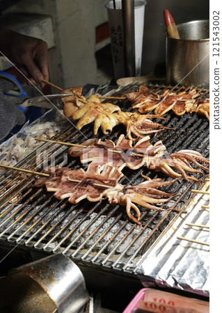 Taiwan night market, food stall image, grilled squid Taiwan night market, food stall image, grilled squid 121543002