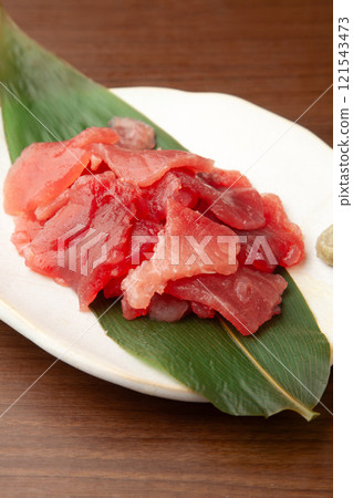 Cutting tuna 121543473