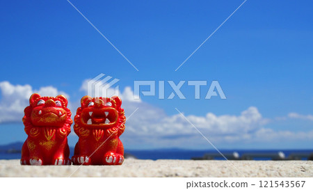 Okinawa's ocean and Shisa Okinawa Prefecture Motobu Town Gorilla Chop's Ocean 121543567