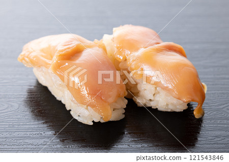 美味的紅貝握壽司 121543846