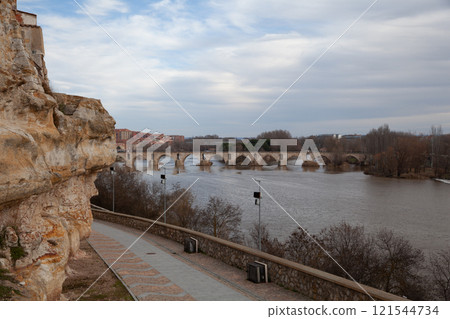 Puente de Piedra and Avenida de Vigo, Zamora, Spain Puente de Piedra and Avenida de Vigo, Zamora, Spain 121544734