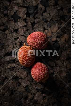 Fresh lychees fruits 121546029
