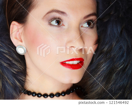 Fashion woman in fur coat, lady portrait 121546492
