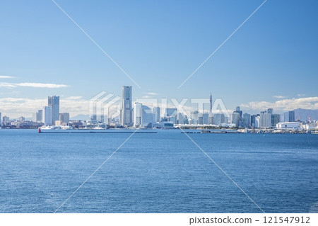 從橫濱市大黑大橋遠眺港未來 從橫濱市大黑大橋遠眺港未來 121547912