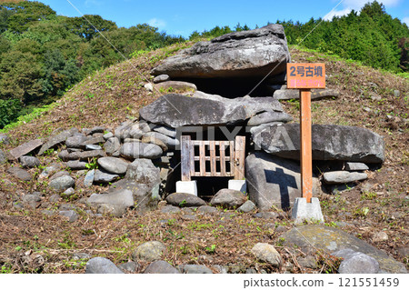 位於沼田市薄根川河台的奈良古墳群第2號古墳 121551459