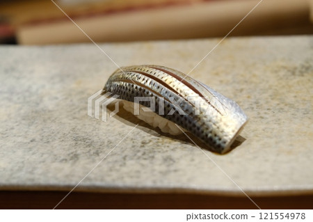 不旋轉的壽司店的握壽司 不旋轉的壽司店的握壽司 121554978