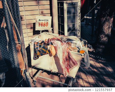 復古服飾店馬車銷售形象 復古服飾店馬車銷售形象 121557937