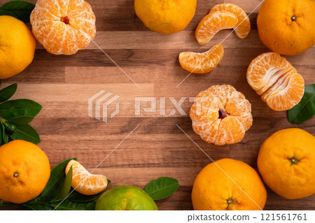 Mandarin orange agriculture wood board mandarin Tangerine wooden background mandarin orange みかん 121561761
