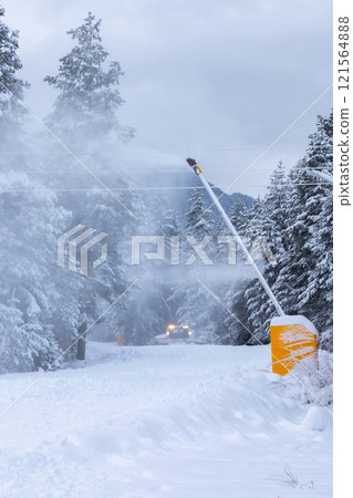 Snow groomer ratrack machine, ski slope 121564888