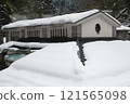 石川縣金澤市湯湧溫泉的冬景 121565098