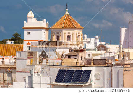 View of the roofs of Cadiz from above on a sunny day. 121565686