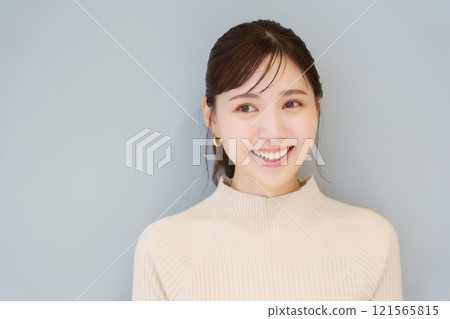 健康牙齒的肖像 121565815