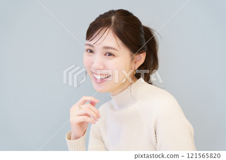 健康牙齒的肖像 121565820