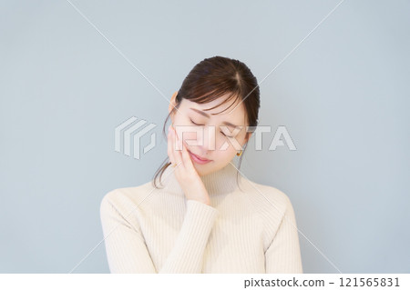 A portrait depicting oral problems 121565831