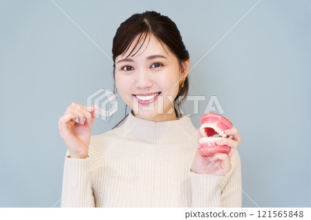 A portrait of healthy teeth 121565848