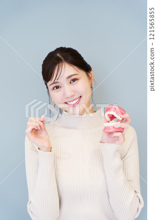 健康牙齒的肖像 121565855