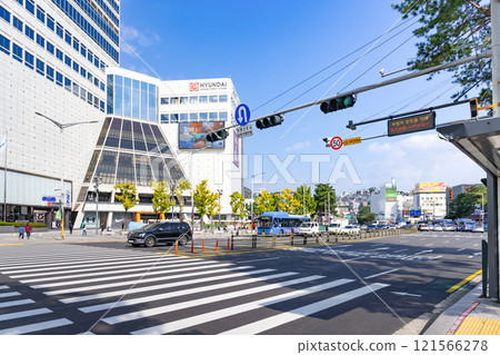 Dongdaemun streetscape in Seoul, South Korea Dongdaemun streetscape in Seoul, South Korea 121566278