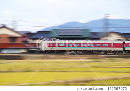 The 381 series Yakumo train will be in operation for a limited time during the New Year period. 121567973