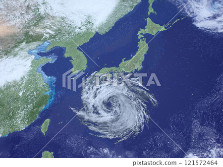 接近日本西部的大型颱風的天氣圖 - 虛構(3DCG 圖像) 接近日本西部的大型颱風的天氣圖 - 虛構(3DCG 圖像) 121572464