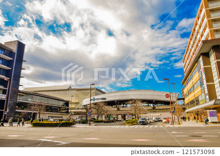 京都市：JR 二條站週邊的城市景觀 121573098