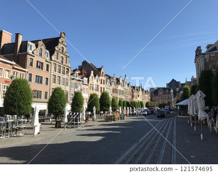 西方街景 121574695