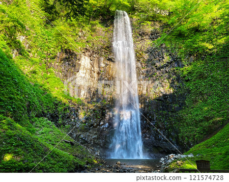Tamadare Falls, shining among the fresh greenery Tamadare Falls, shining among the fresh greenery 121574728
