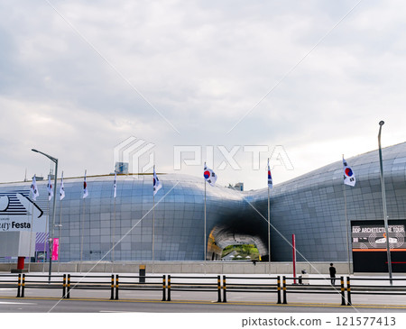 Dongdaemun streetscape in Seoul, South Korea 121577413
