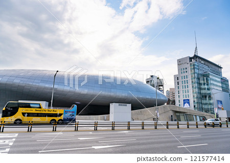 Dongdaemun streetscape in Seoul, South Korea Dongdaemun streetscape in Seoul, South Korea 121577414