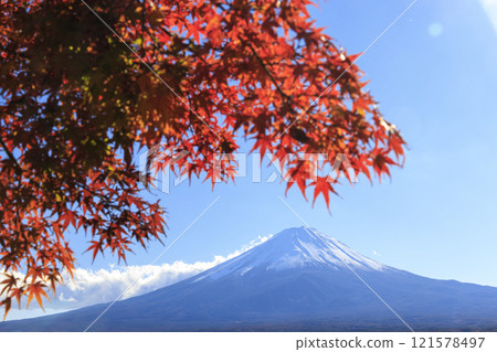 Mount Fuji and autumn leaves taken from the shores of Lake Kawaguchi 121578497