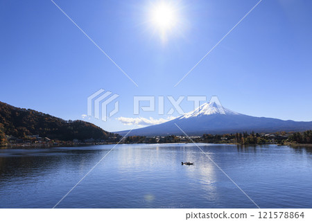 Mt. Fuji and Lake Kawaguchi from late autumn to winter Mt. Fuji and Lake Kawaguchi from late autumn to winter 121578864
