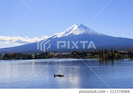 Mt. Fuji and Lake Kawaguchi from late autumn to winter Mt. Fuji and Lake Kawaguchi from late autumn to winter 121578866