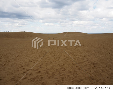 Tottori's tourist spot "Tottori Sand Dunes" 121580375