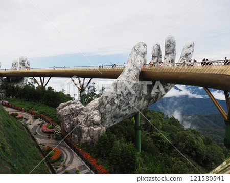 Golden Bridge, a popular spot in Bana Hills, Da Nang, Vietnam 121580541
