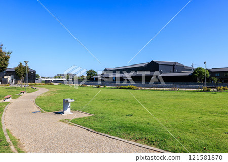 Autumn at Handa Canal, Kuranomachi Park, Handa City, Aichi Prefecture 121581870