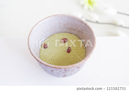 茶杯中的抹茶葛湯粉 茶杯中的抹茶葛湯粉 121582731