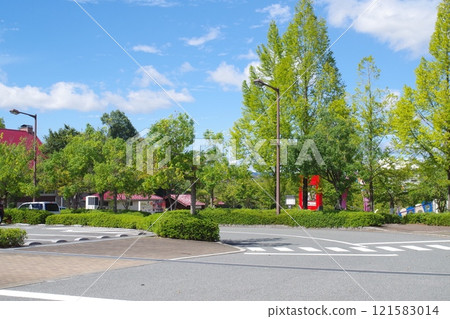 三好酒廠停車場的立樹景觀 三好酒廠停車場的立樹景觀 121583014