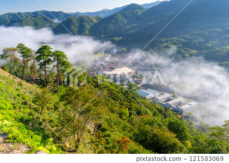 秋日早晨的津和野城 從島根縣嘉子郡三十劍台津和野町看到的雲海5 121583069