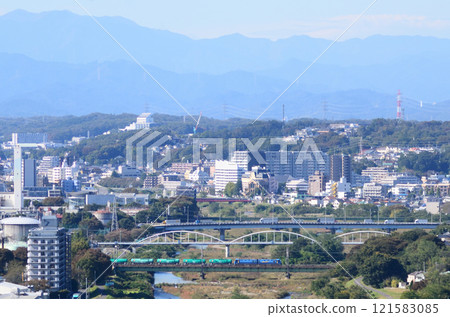 從南松本站前往千葉貨運站的戰車列車 從南松本站前往千葉貨運站的戰車列車 121583085