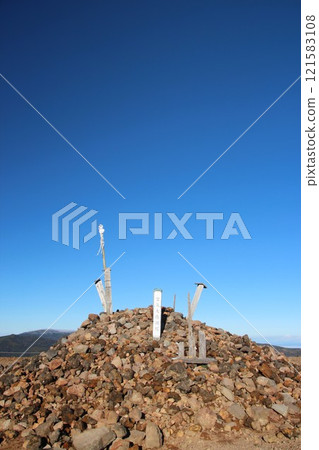 任何山 121583108